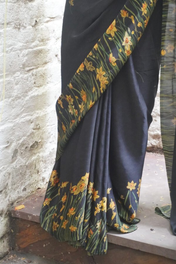 Nargis Bloom - Image 2